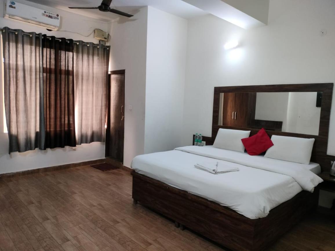 The Rejoice Hotel & Guesthouse 大诺伊达 外观 照片