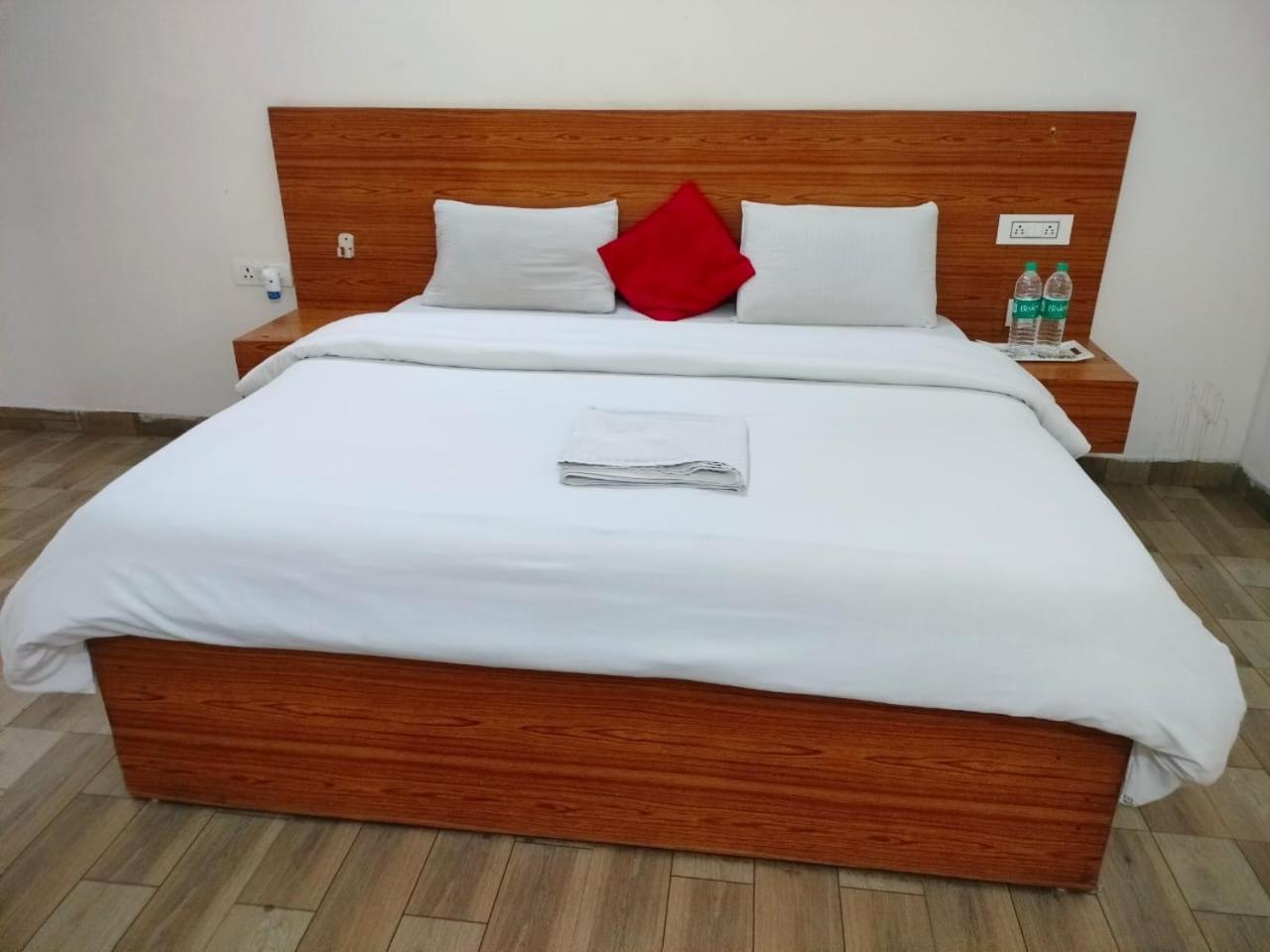 The Rejoice Hotel & Guesthouse 大诺伊达 外观 照片