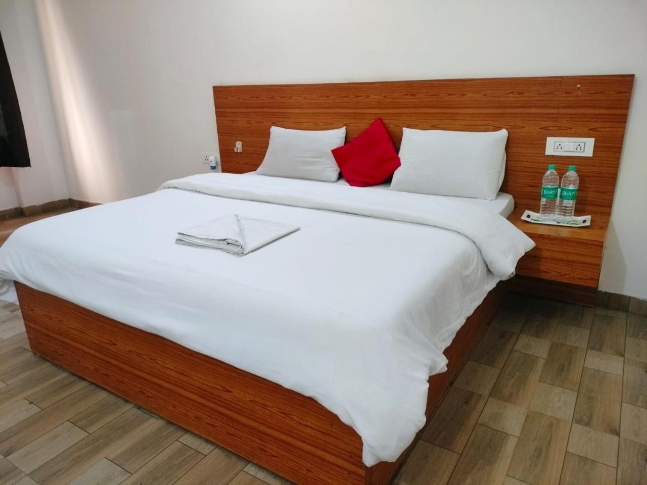 The Rejoice Hotel & Guesthouse 大诺伊达 外观 照片