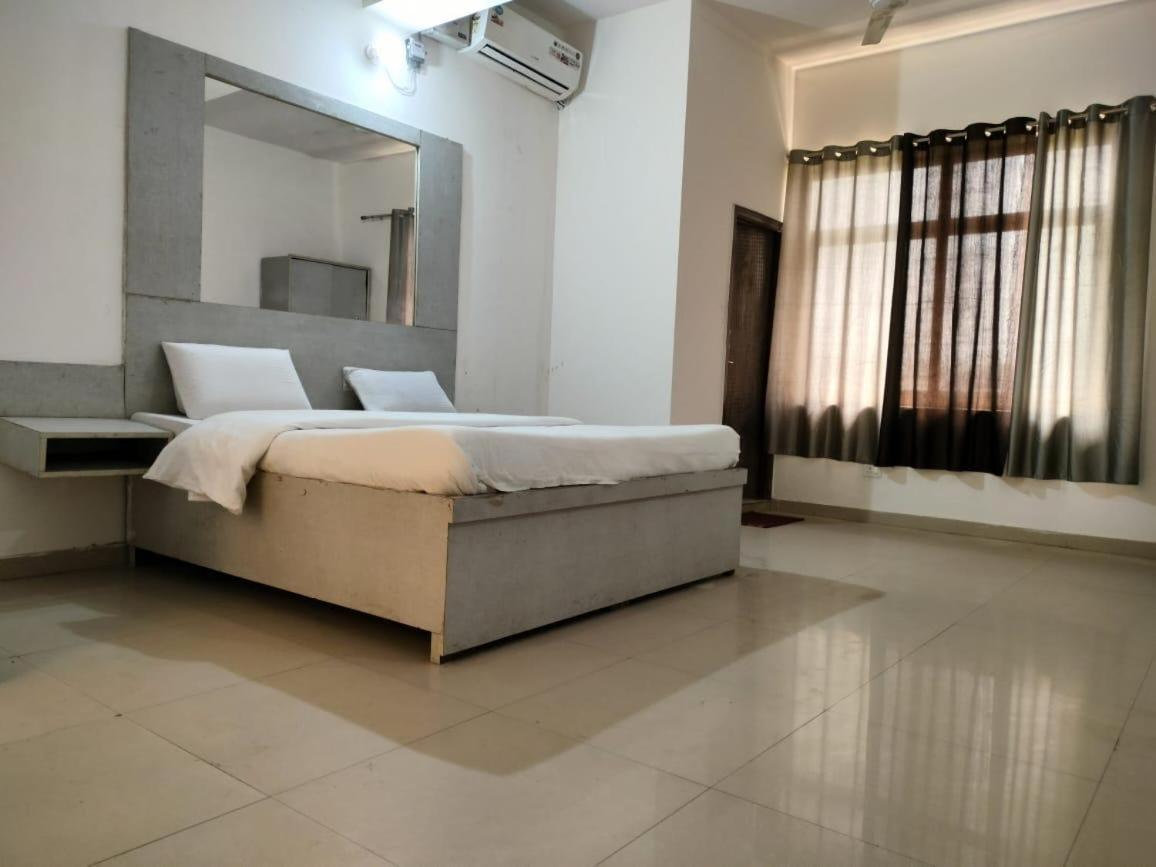 The Rejoice Hotel & Guesthouse 大诺伊达 外观 照片